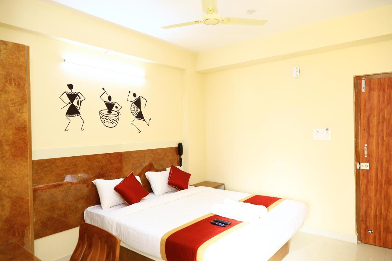 Sasthi Suites Bangalore Exterior photo