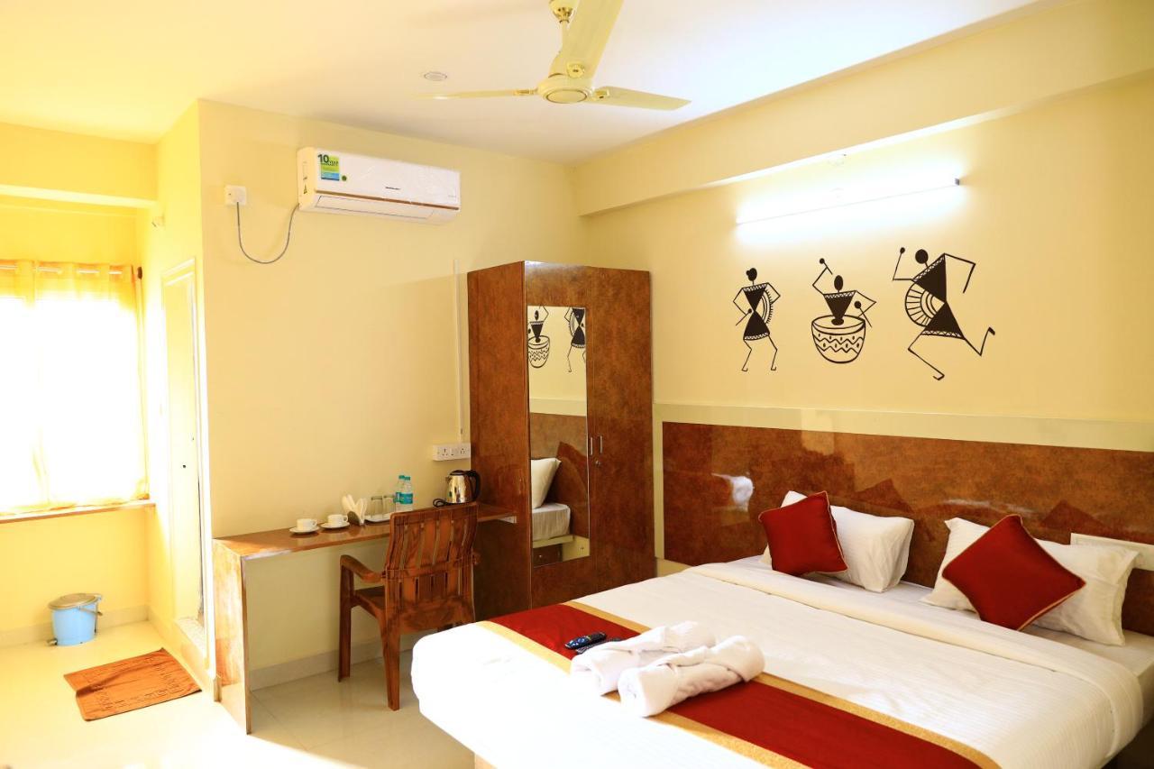 Sasthi Suites Bangalore Exterior photo